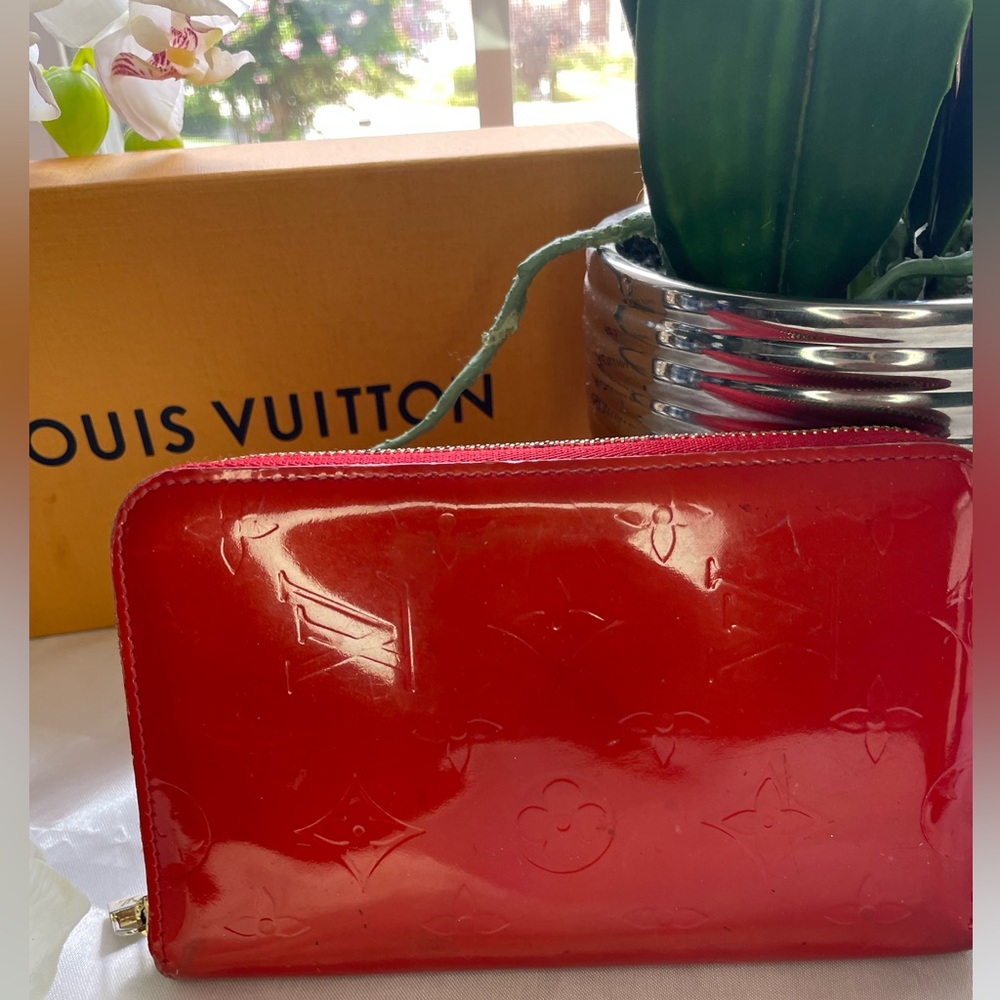 Louis Vuitton Red Medium Zippy Wallet